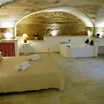 La Vecchia Grotta مارودجو