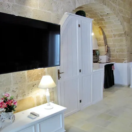 La Vecchia Grotta مارودجو