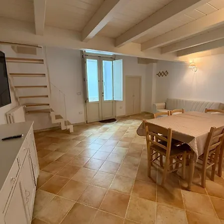 La Vecchia Grotta *